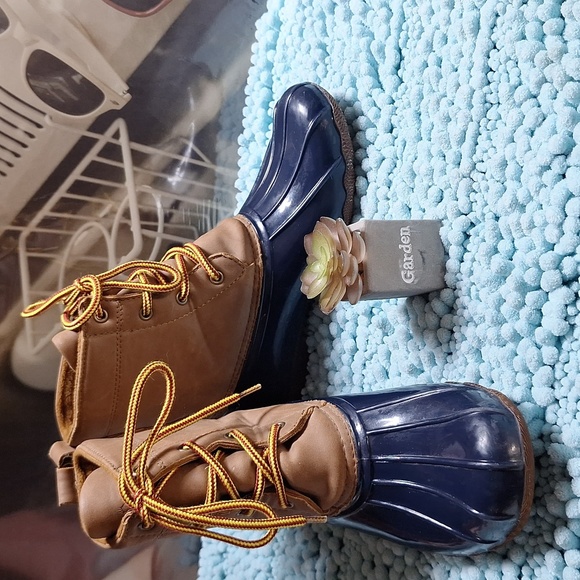 Field & Stream Shoes - Woman's size 7 duck boots Field & Stream, great shape